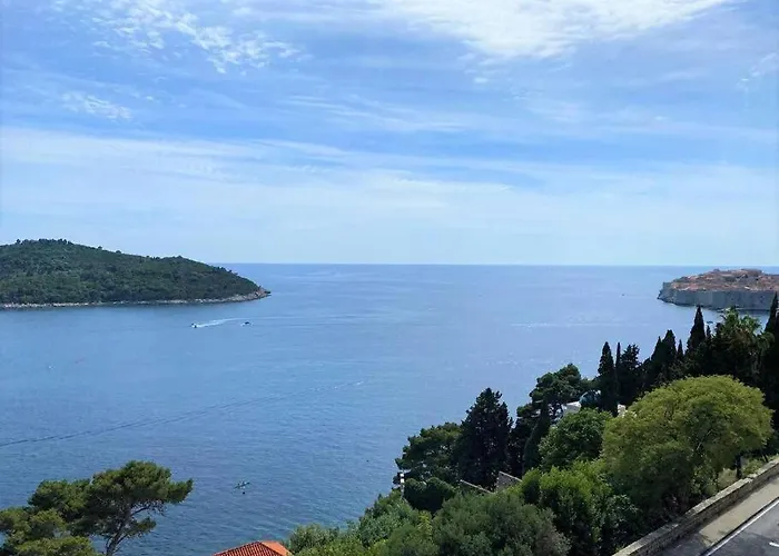 Sarah-Sea View Apartment In Center