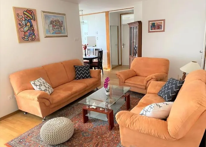 Sarah-Sea View Apartment In Center